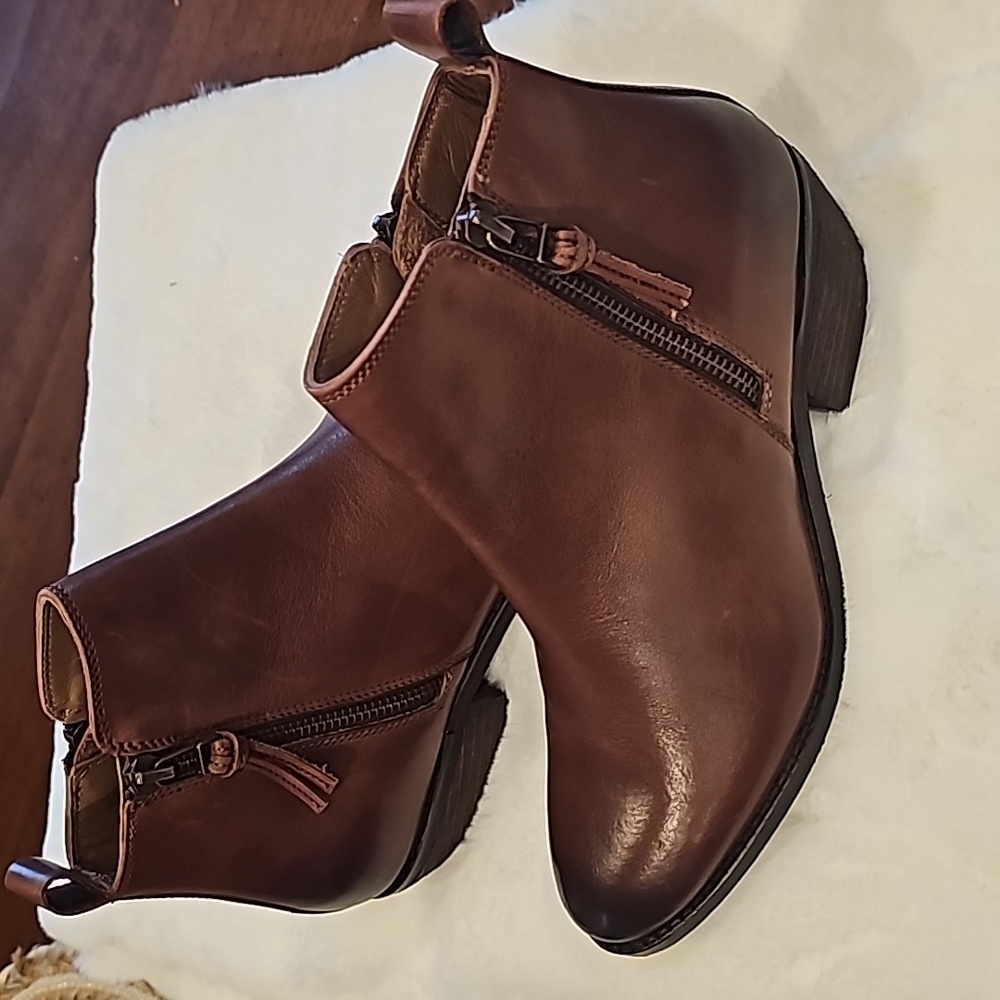 Journey collection Charlotte Ankle bootie - Picture 3 of 4